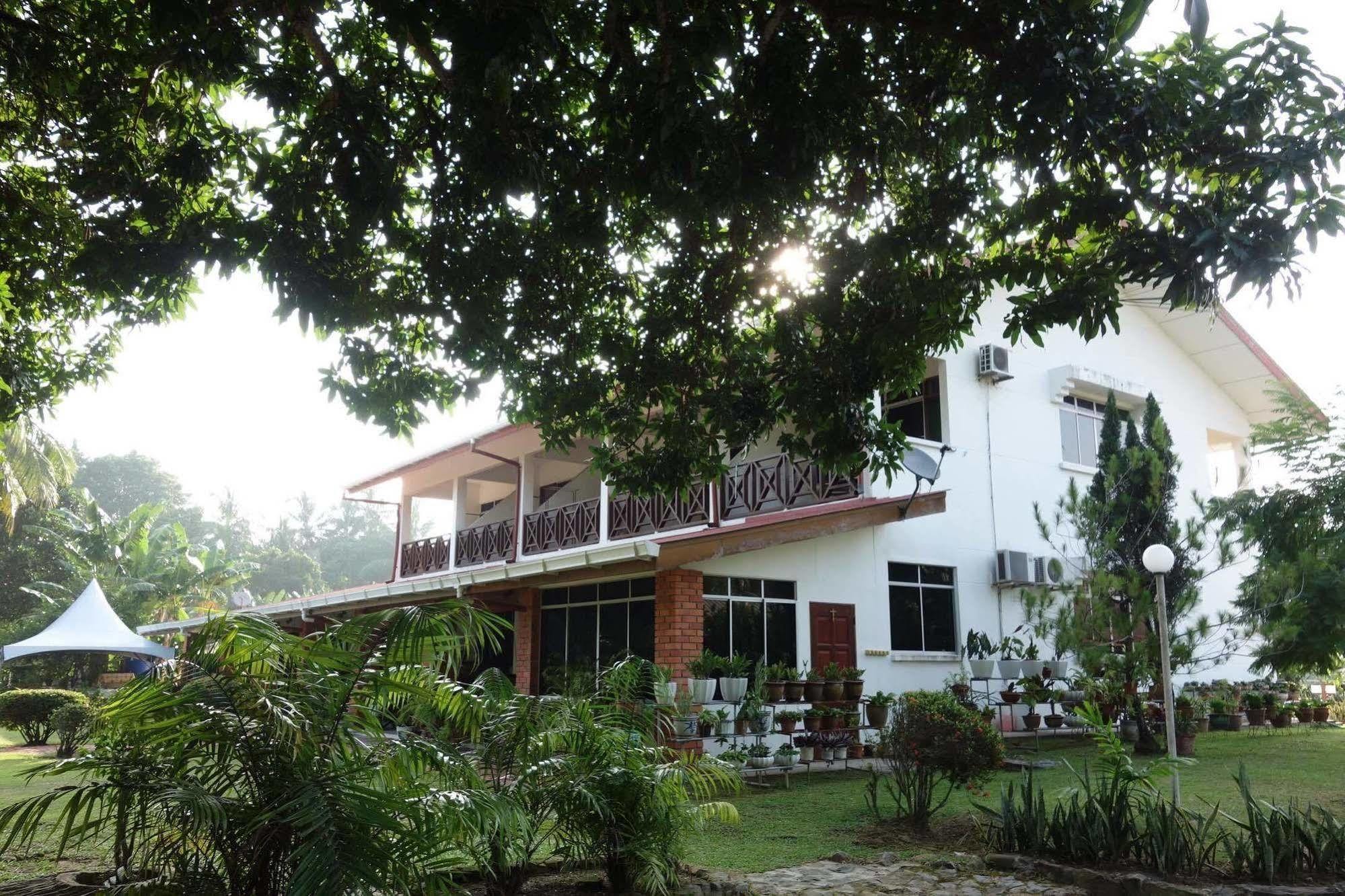 Seaside Travellers Inn Kinarut Dış mekan fotoğraf