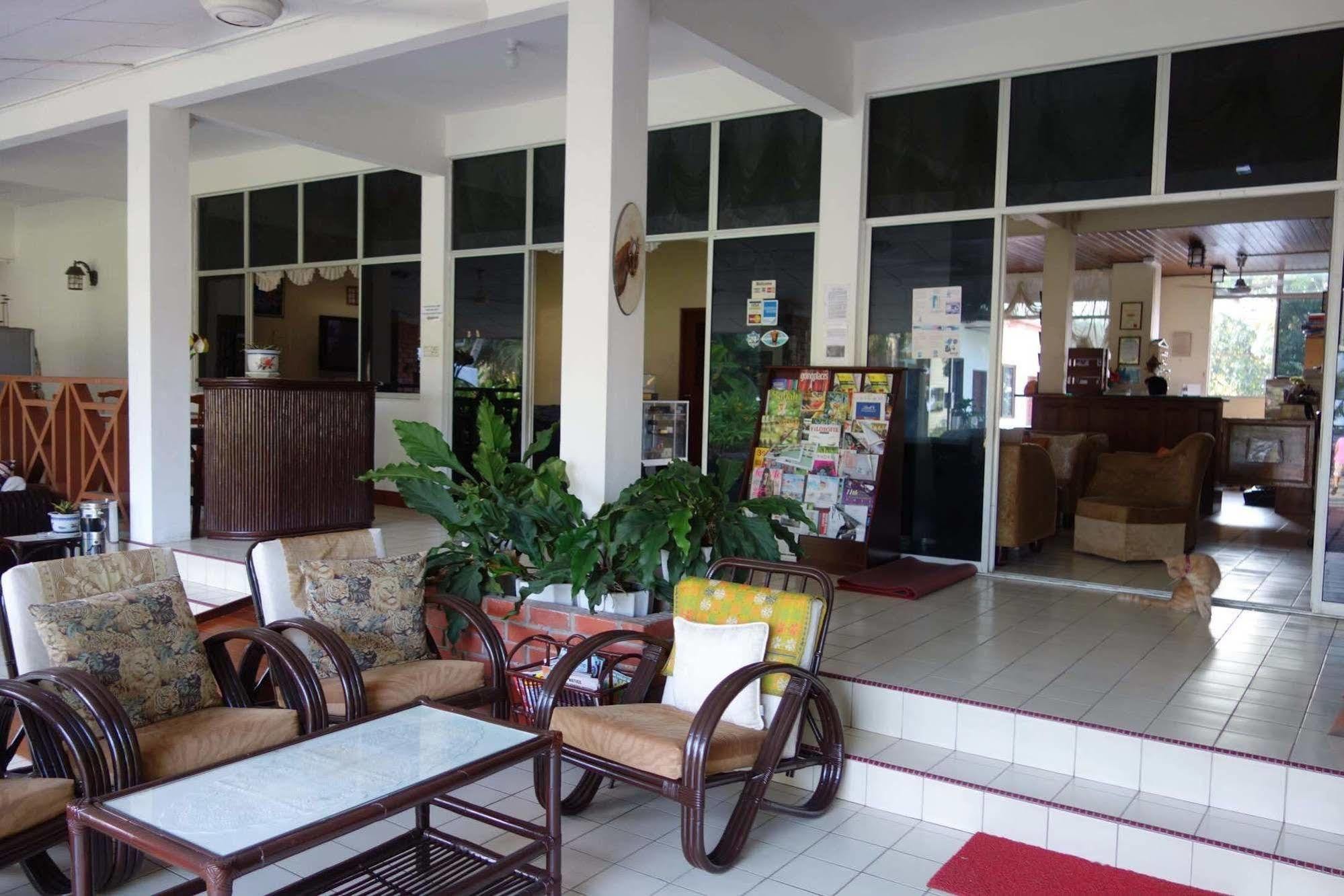 Seaside Travellers Inn Kinarut Dış mekan fotoğraf